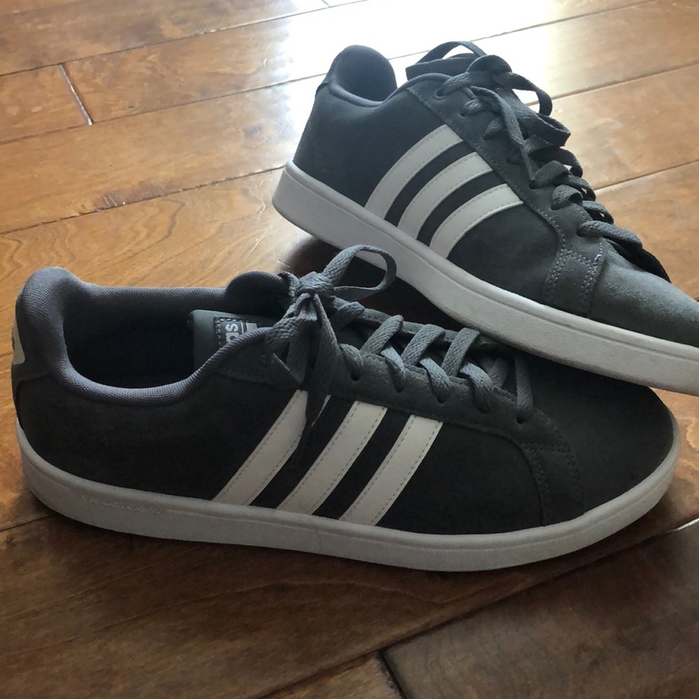 Adidas Cloudfoam size 10.5 men’s.